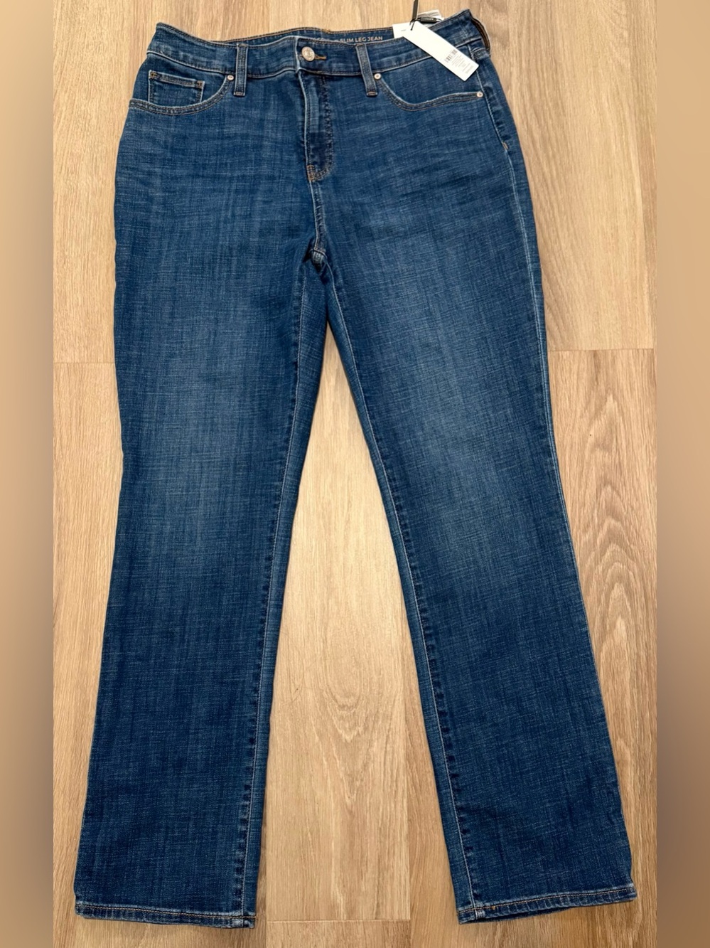 NWT Chico’s So Slimming Girlfriend Slim Leg Jeans Size 1R US 8R 8 Medium Wash